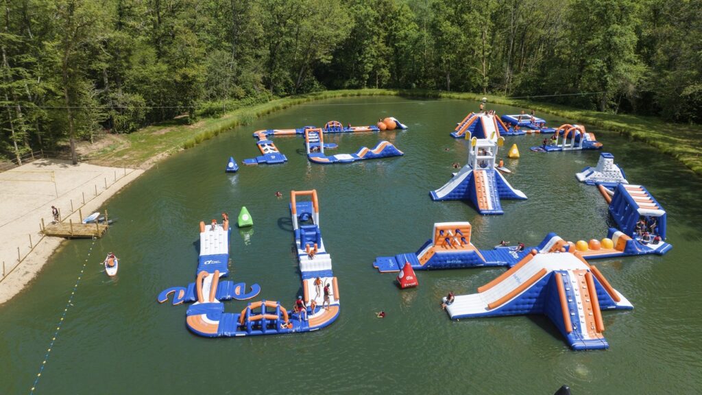 Structures gonflables aquatiques